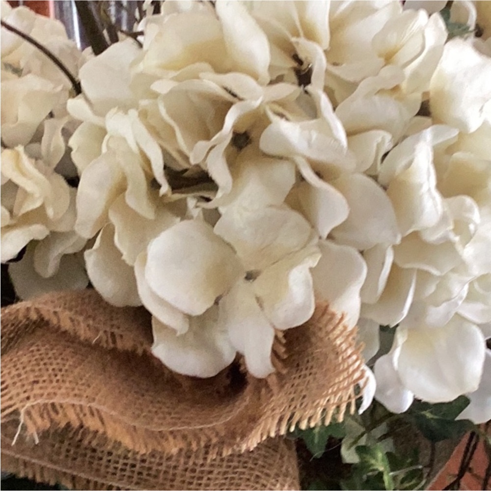 Elegant Cream Floral Arrangement